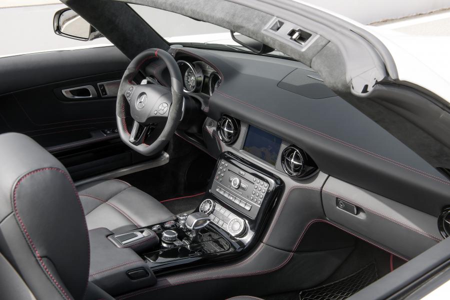  Mercedes-Benz SLS AMG GT Roadster 2012 года  (фото 13 из 47)